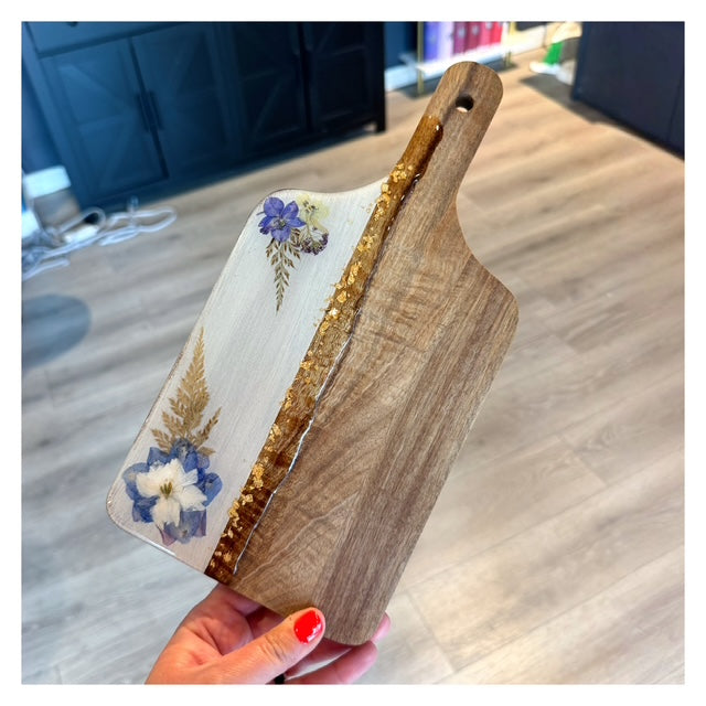 Rectangle Cutting Board w/Pressed Flowers & Resin top (12
