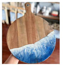 11/19/2024 - Tuesday (6:30/7pm) Intro to Resin Pour - Trays & Cutting Boards Workshop ($68-$85)