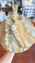 10/05/2023 - Thursday (6:30 or 7pm) DIY Resin Art Acacia Wood Cutting Boards Workshop!