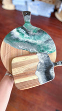 10/05/2023 - Thursday (6:30 or 7pm) DIY Resin Art Acacia Wood Cutting Boards Workshop!
