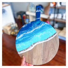 11/19/2024 - Tuesday (6:30/7pm) Intro to Resin Pour - Trays & Cutting Boards Workshop ($68-$85)