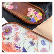 3/21/2025 - Friday (7pm) Resin & Wild Flowers Workshop! ($48-$60)