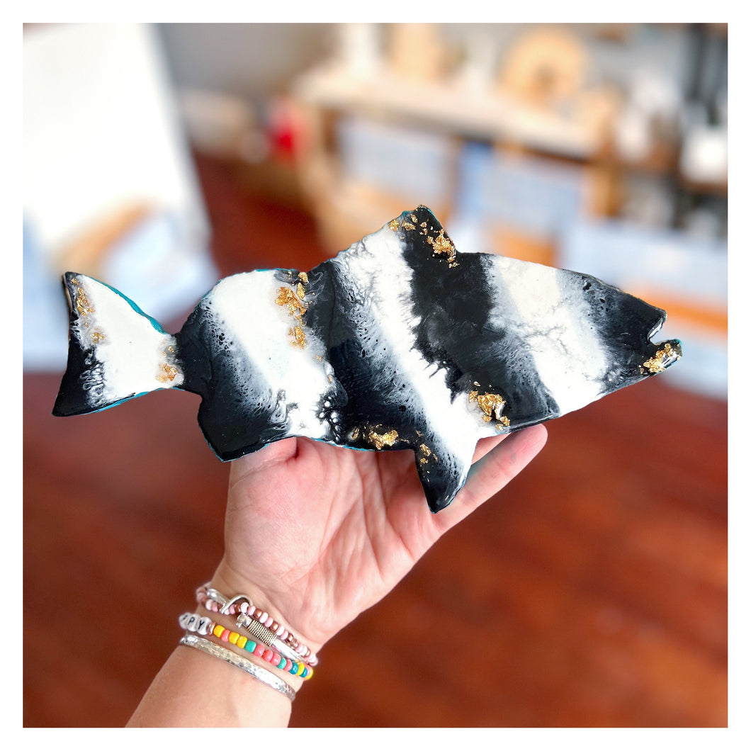 Resin Bass Fish - Black & White (10