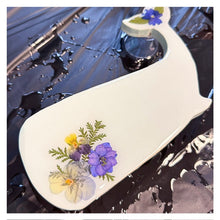 3/8/2025 - Saturday (11am) Resin & Pressed Flowers - OPEN POUR Workshop!